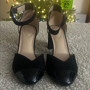Chic Black Ankle Strap Heels